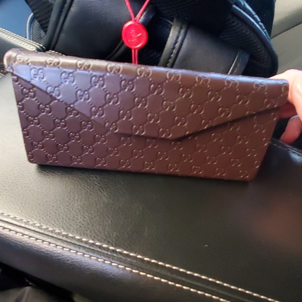 Gucci sunglasses. Polarized - Picture 2 of 7